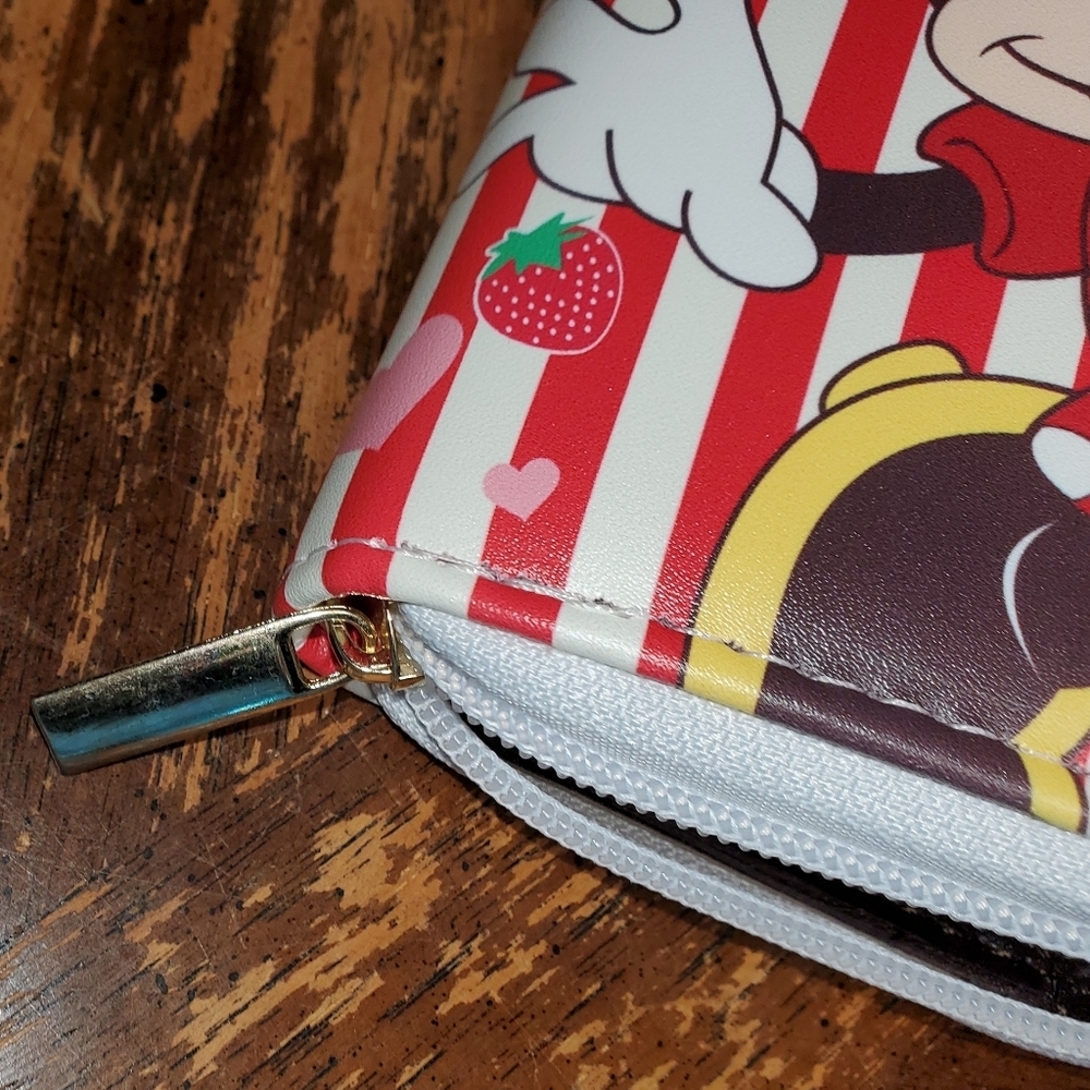 Minnie Mouse Wallet With Strawberries - Picture 4 of 5